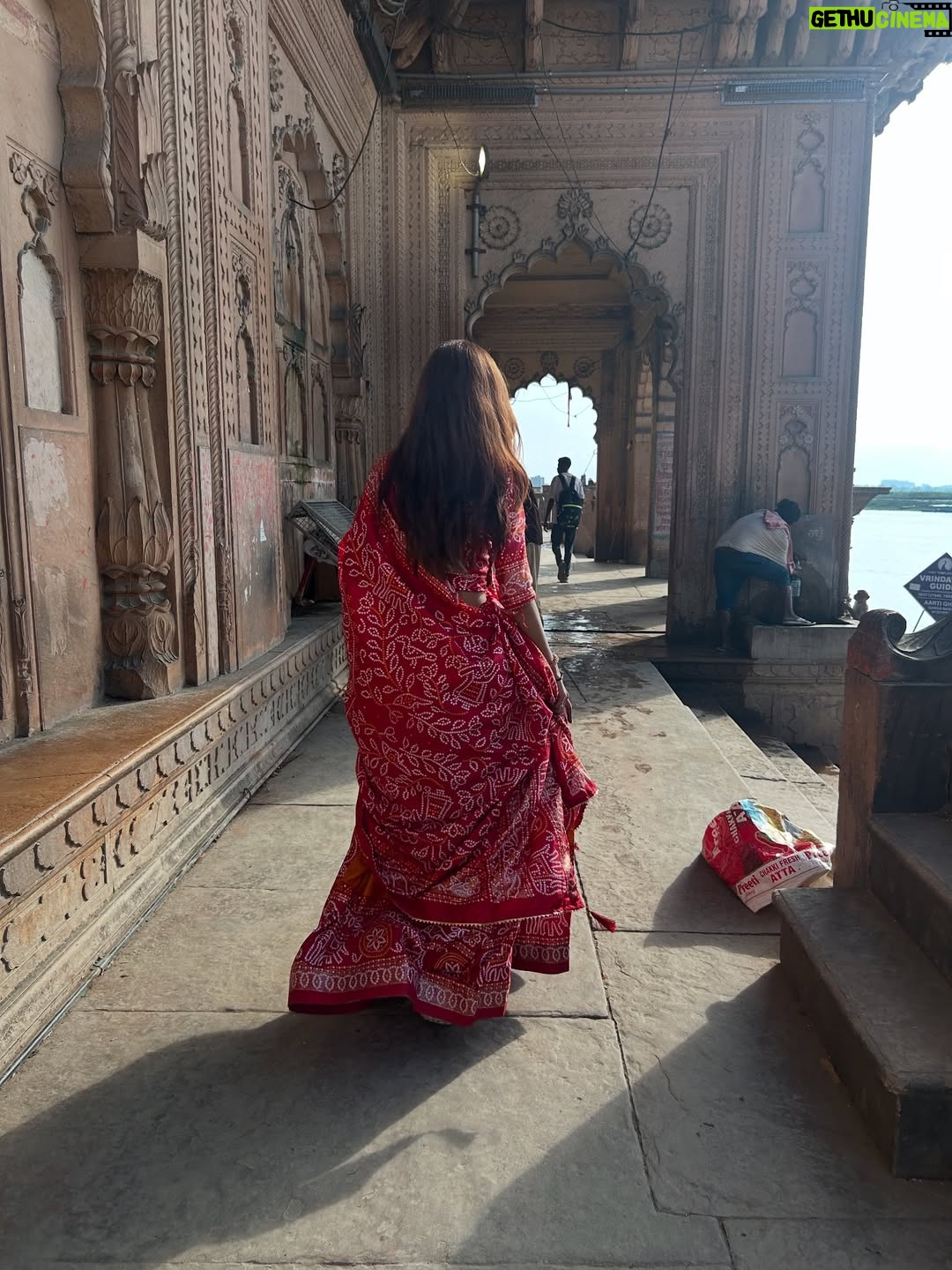 Tanya Singh - 137.8K Likes - वहाँ जहाँ प्रेम अब भी सांस लेता है।❤️🦚🪈 #ʀᴀᴅʜᴇʀᴀᴅʜᴇ 🪈❤️