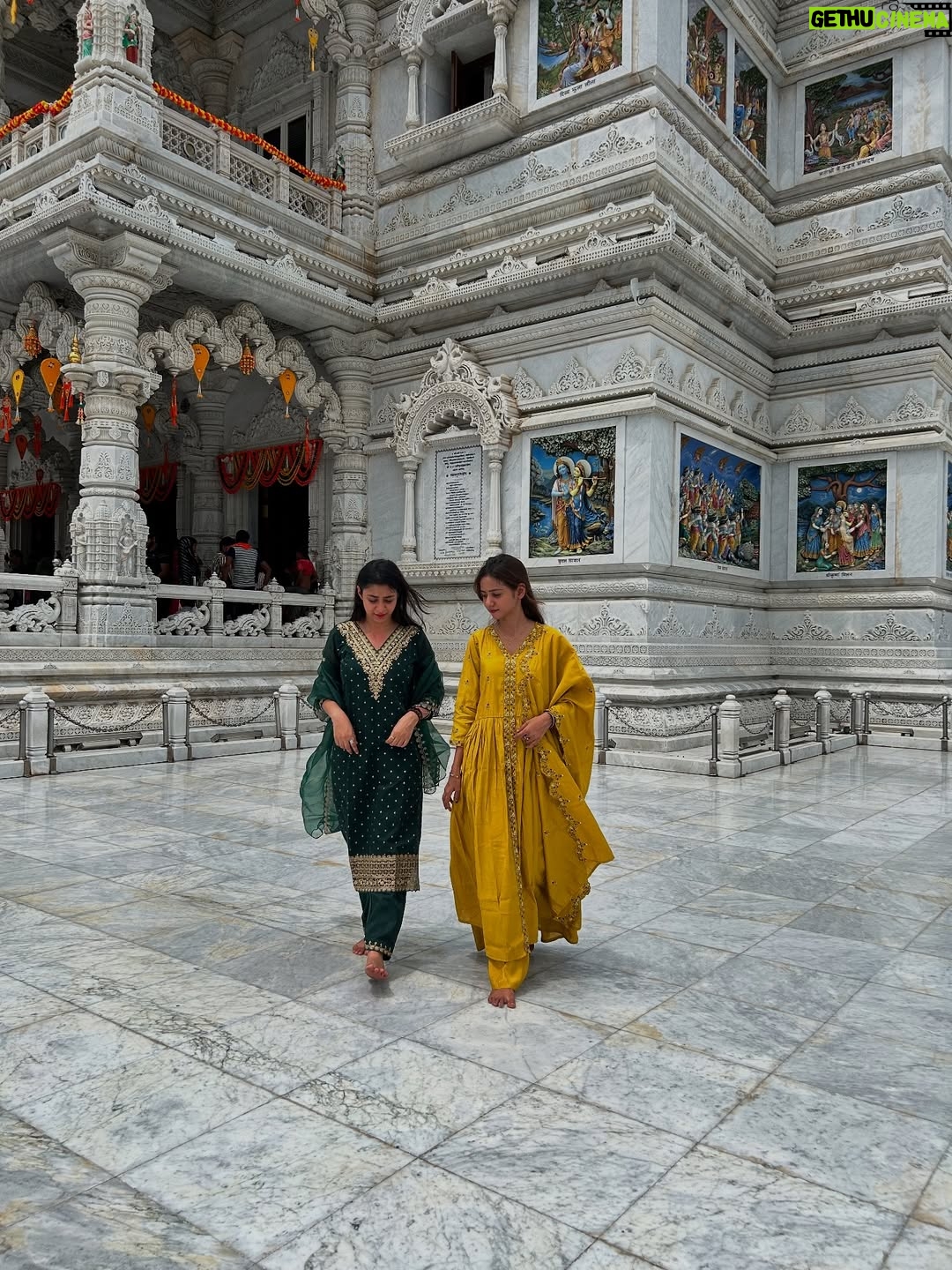 Tanya Singh - 20.6K Likes - प्रेम भूमि 🕊️🪈🦚

Beautiful suits from @vredevogel 🌻🫠💛