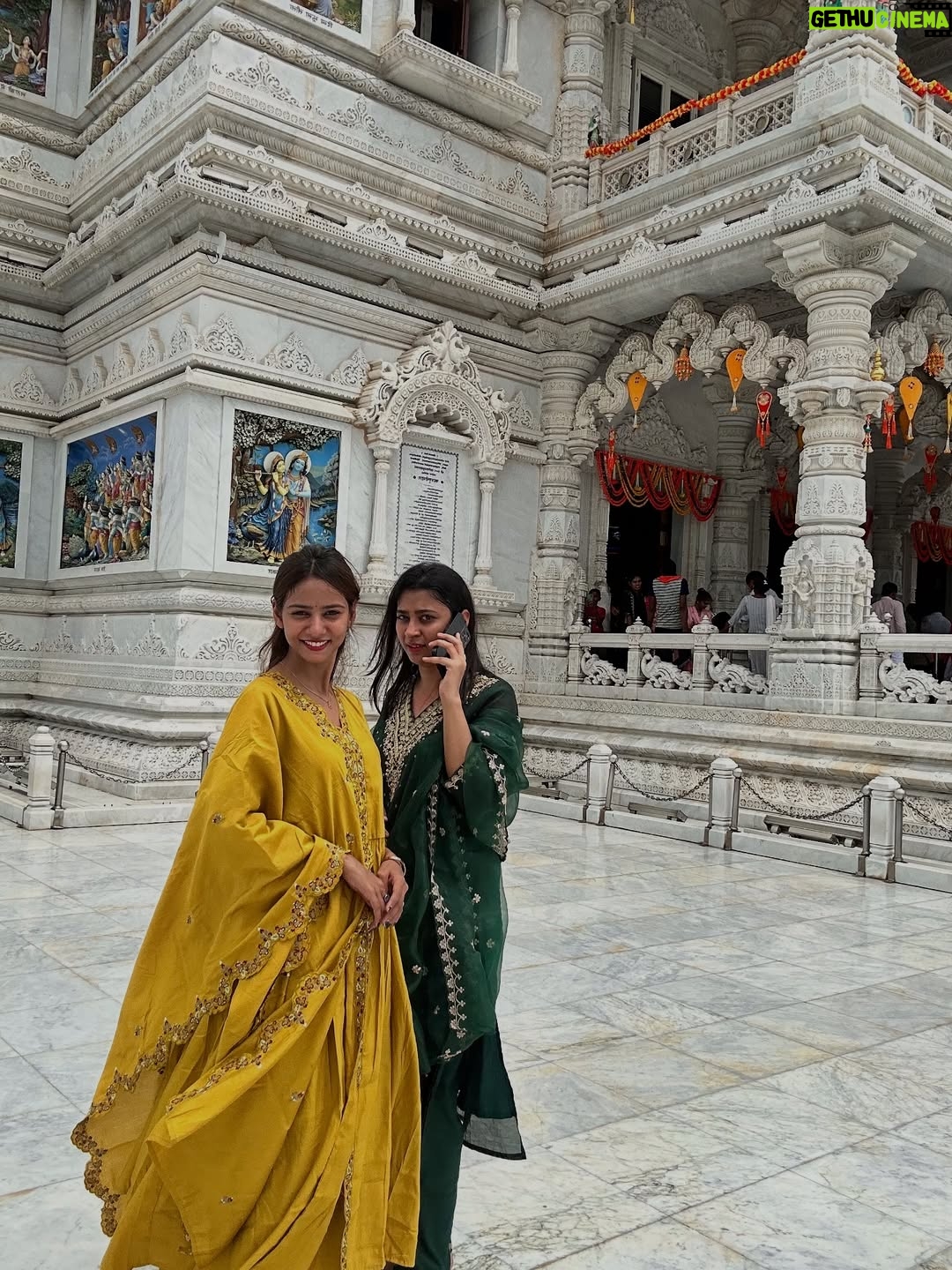 Tanya Singh - 20.6K Likes - प्रेम भूमि 🕊️🪈🦚

Beautiful suits from @vredevogel 🌻🫠💛