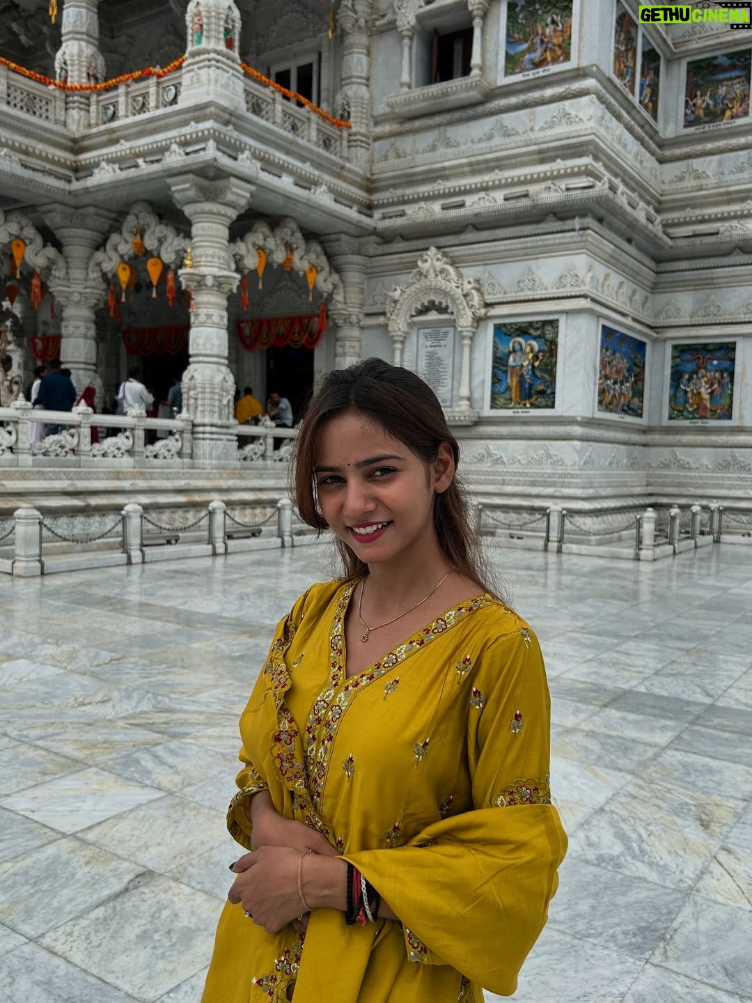 Tanya Singh - 20.6K Likes - प्रेम भूमि 🕊️🪈🦚

Beautiful suits from @vredevogel 🌻🫠💛