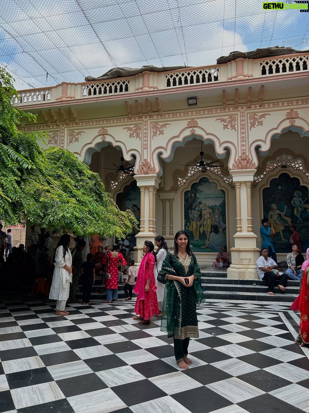 Tanya Singh - 20.6K Likes - प्रेम भूमि 🕊️🪈🦚

Beautiful suits from @vredevogel 🌻🫠💛