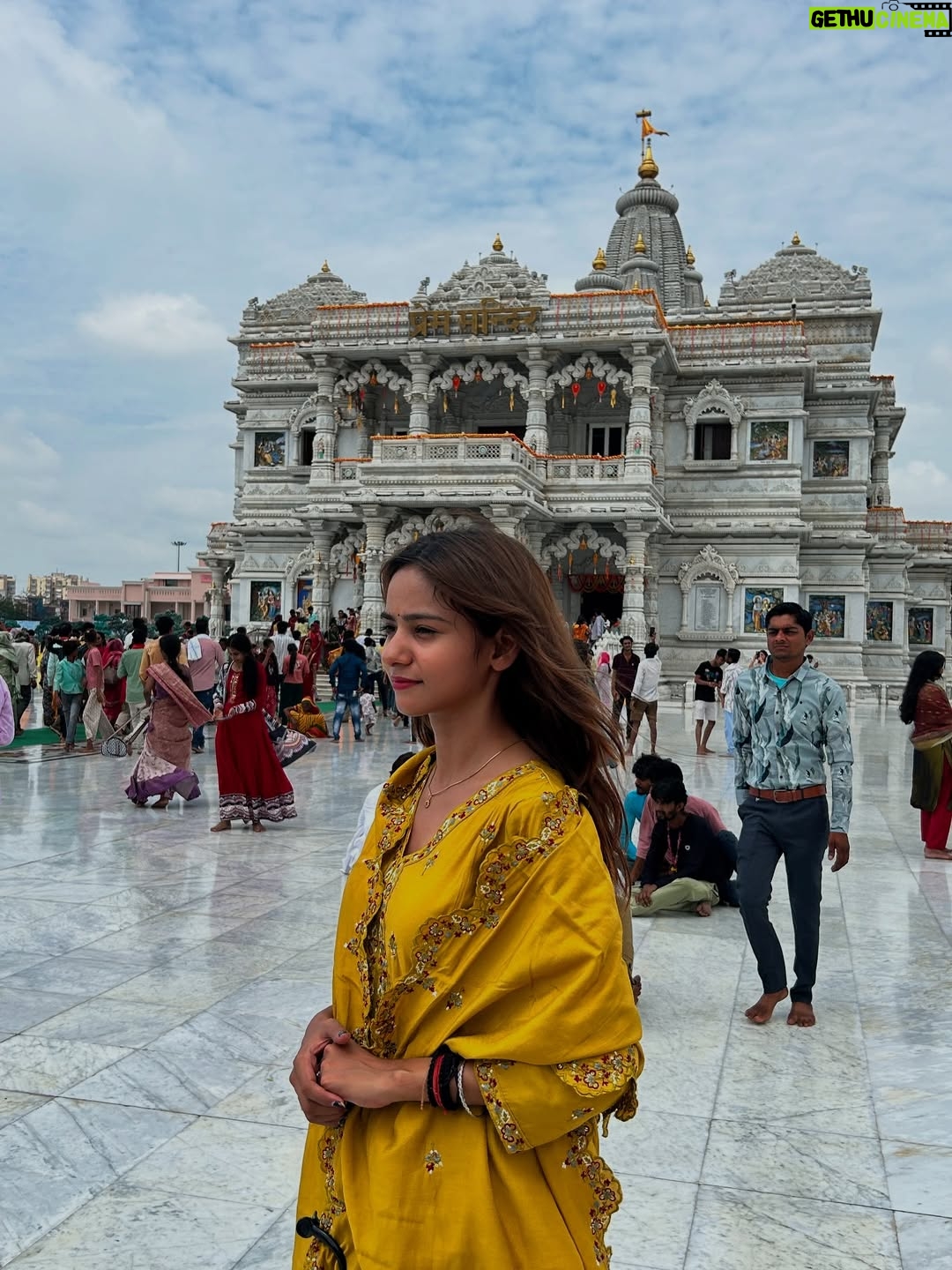 Tanya Singh - 20.6K Likes - प्रेम भूमि 🕊️🪈🦚

Beautiful suits from @vredevogel 🌻🫠💛