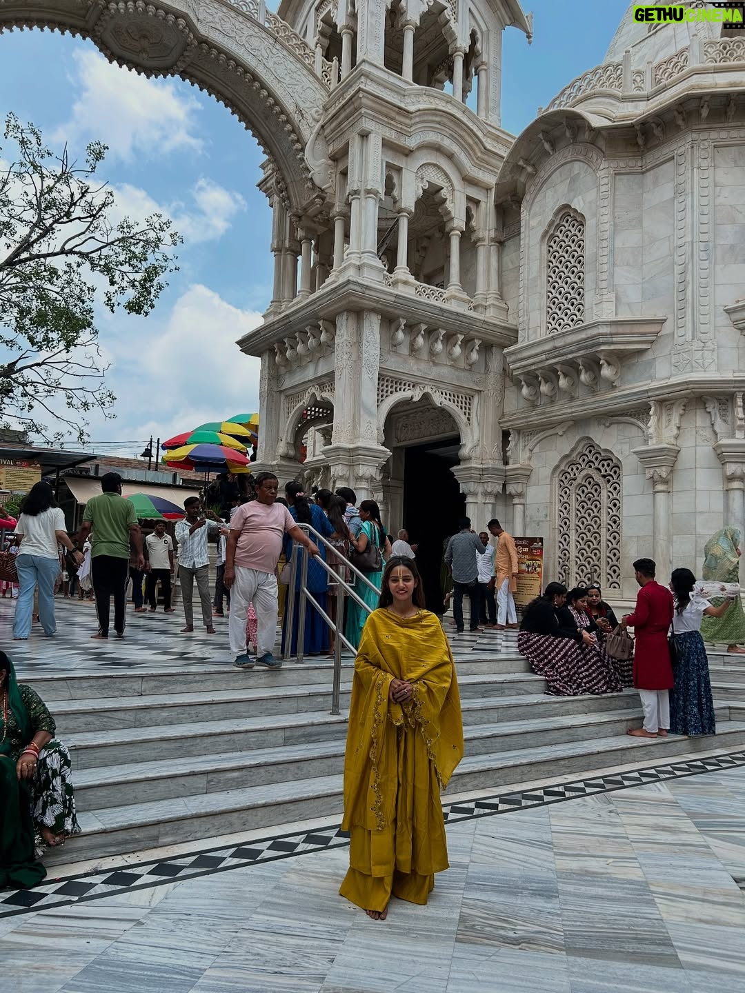 Tanya Singh - 20.6K Likes - प्रेम भूमि 🕊️🪈🦚

Beautiful suits from @vredevogel 🌻🫠💛