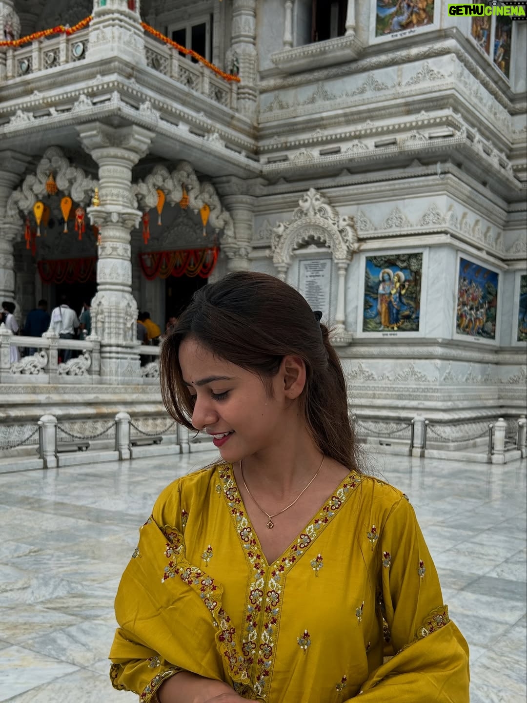 Tanya Singh - 20.6K Likes - प्रेम भूमि 🕊️🪈🦚

Beautiful suits from @vredevogel 🌻🫠💛