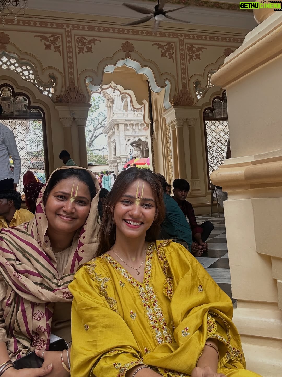 Tanya Singh - 20.6K Likes - प्रेम भूमि 🕊️🪈🦚

Beautiful suits from @vredevogel 🌻🫠💛