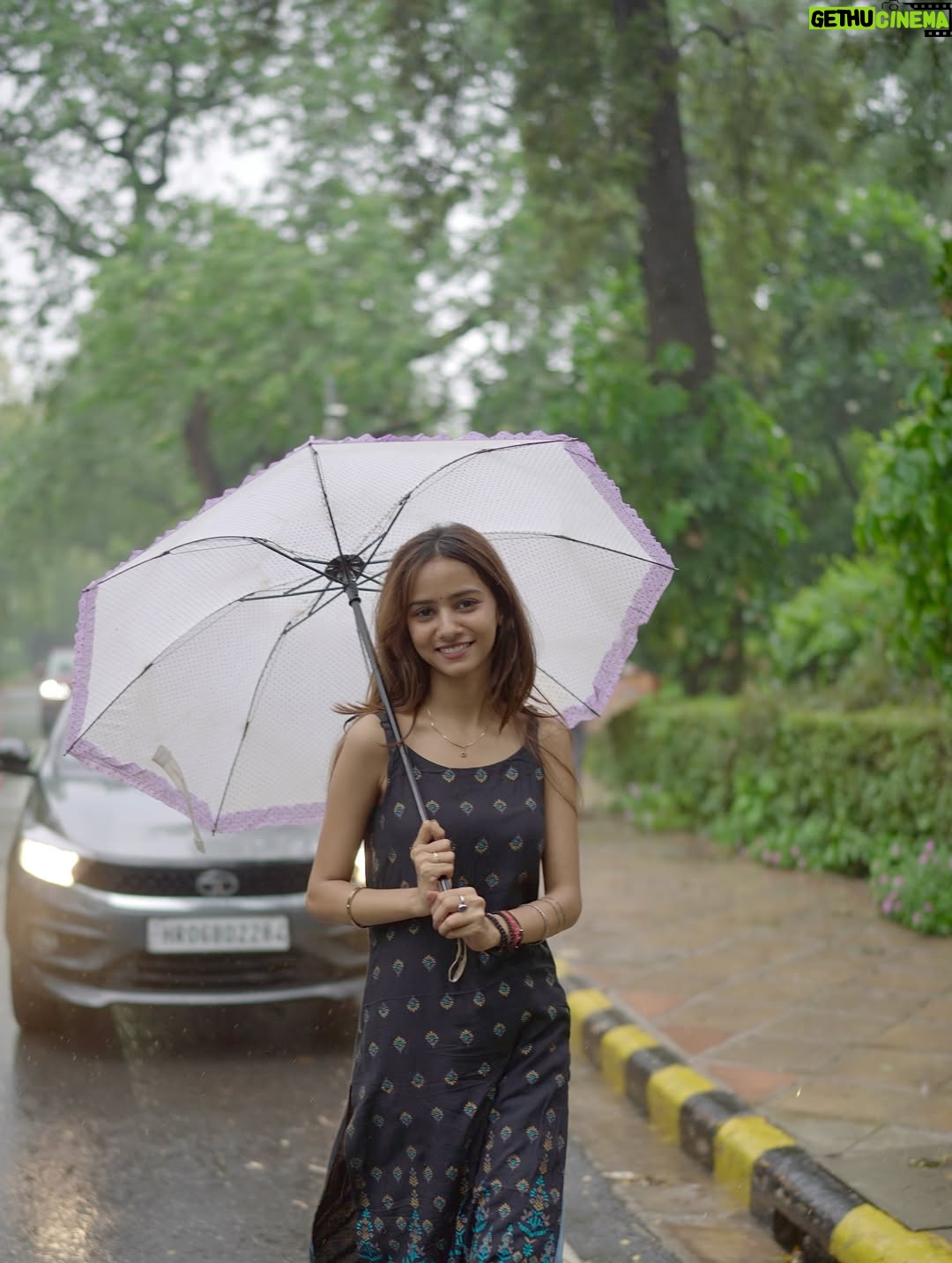 Tanya Singh - 31.2K Likes - The best kind of therapy: soft rain and a free heart💙 ☔️ 🌻🫶🏻❤️