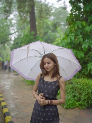Tanya Singh Instagram - The best kind of therapy: soft rain and a free heart💙 ☔️ 🌻🫶🏻❤️