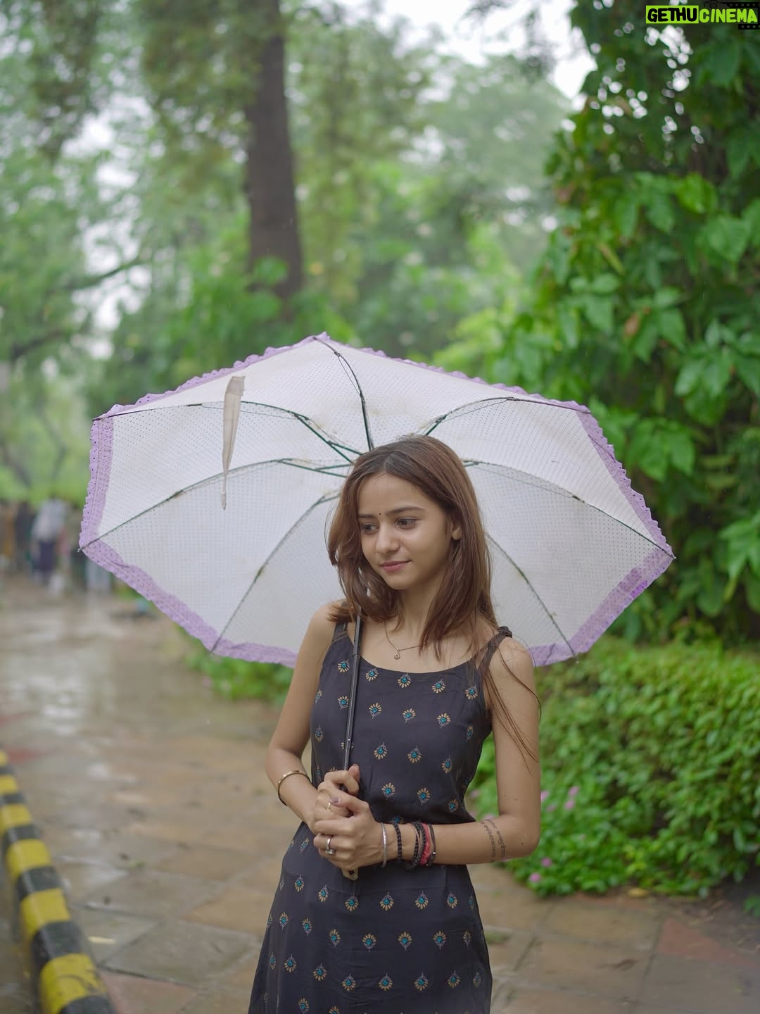 Tanya Singh - 31.2K Likes - The best kind of therapy: soft rain and a free heart💙 ☔️ 🌻🫶🏻❤️