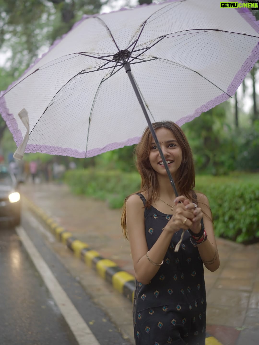 Tanya Singh - 31.2K Likes - The best kind of therapy: soft rain and a free heart💙 ☔️ 🌻🫶🏻❤️