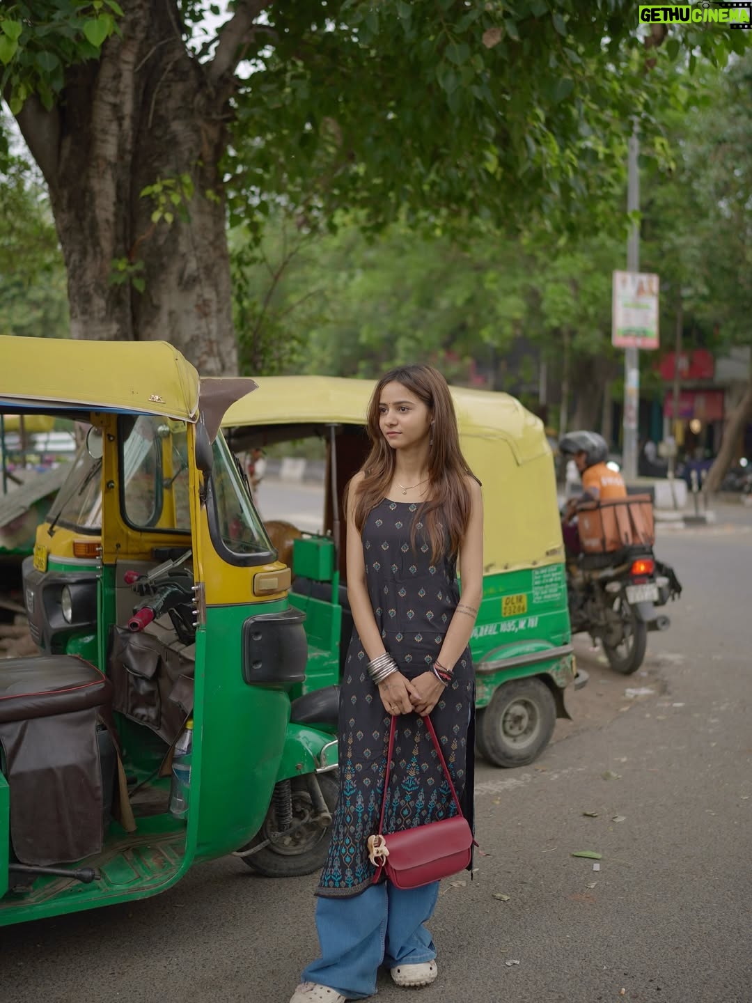 Tanya Singh - 31.2K Likes - The best kind of therapy: soft rain and a free heart💙 ☔️ 🌻🫶🏻❤️