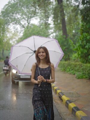 Tanya Singh Instagram - The best kind of therapy: soft rain and a free heart💙 ☔️ 🌻🫶🏻❤️