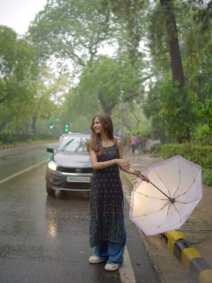 Tanya Singh Instagram - The best kind of therapy: soft rain and a free heart💙 ☔️ 🌻🫶🏻❤️