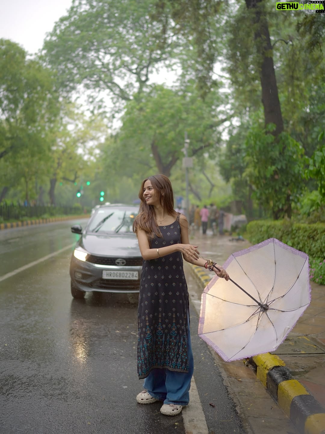 Tanya Singh - 31.2K Likes - The best kind of therapy: soft rain and a free heart💙 ☔️ 🌻🫶🏻❤️