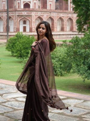 Tanya Singh Instagram - 🤎🌻
.
Pictures - @saneemawale 🌻
Saree - @gehen_saree 💕