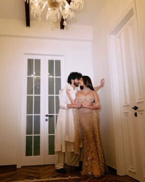 Tara Sutaria Instagram - Last night with my fire cracker… 😉🌶️🔥 

For our dearest @manishmalhotra05, my favourite host always..❤️🍾✨
