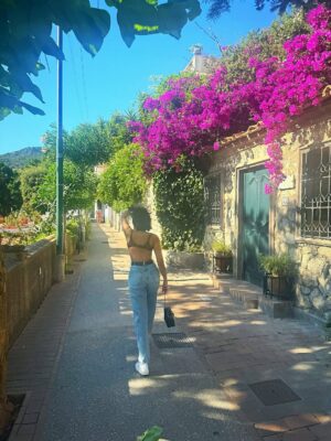 Tara Sutaria Instagram - Summer 🇮🇹🍋🍾🍝🦞🇬🇧🍸📸🎹🍒