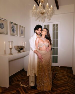 Tara Sutaria Instagram - Last night with my fire cracker… 😉🌶️🔥 

For our dearest @manishmalhotra05, my favourite host always..❤️🍾✨