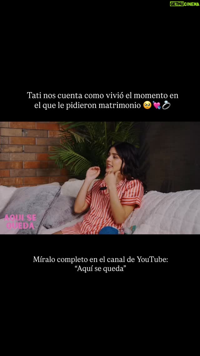 Tati Fernández - 6.4K Likes - 💍 Así fue el momento exacto en que Tati dijo SÍ. El amor, los nervios y la historia detrás de la propuesta 🤍🥹

#AquíSeQueda #TatiFernández #Compromiso #PodcastChileno #pijamadapodcast