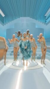 Actress Taylor Swift HD Photos and Wallpapers February 2026