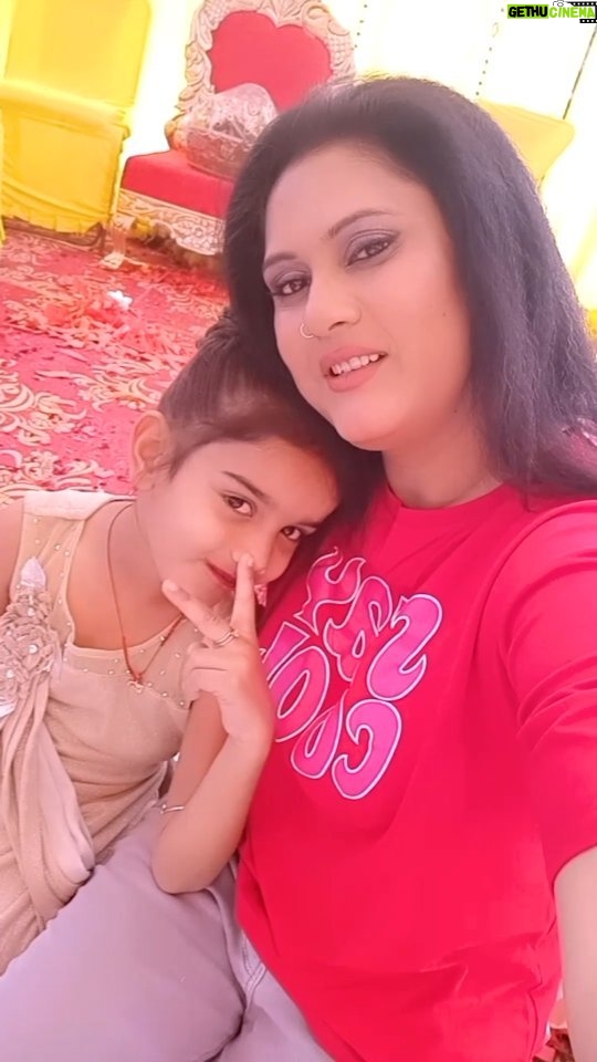 Teena Rathore - 532 Likes - Trying mini vlog again.... #weddinganchor #weddingseason #instavlog #minivlog