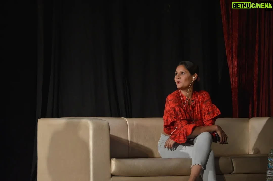 Teena Rathore - 470 Likes - रंगमंच हो या जिंदगी, अपना किरदार पूरी शिद्दत से निभाओ बिना किसी की परवाह किए।
क्योंकि जरूरी नहीं आपकी तैयार की गई कहानी हर एक को ताली बजाने लायक पसंद आए।

लघु नाटक –कहने को कुछ नही 
  व तीन व्यक्ति तीन प्याले

Director Sanjay Phadke Sir
Cast - Me, @dilipvaishnav_official28
@30shade_madman 
Music @samratchouhanofficial_
