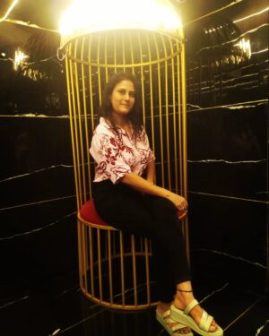 Teena Rathore Instagram - Let's dive into the world of Showoff...Blur mode.
#latepost #randomclick #blurryface #blurisbeautiful #instagood #jodhpurite #jodhpuri_chhorii #jodhpurdiaries #moxvox #goodvibes #goodmoods