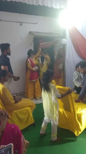 Teena Rathore Instagram - Finally Rahul ki Shadi hai
Maire yaar ki shadi hai...
Nacho nacho.... Bhai nacho nacho
#mereyaarkishaadihai #rahulkishadi #weddingbells #weddingseason #dostkishaadi #shadiseason