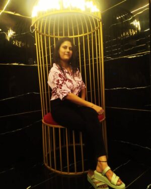 Teena Rathore Instagram - Let's dive into the world of Showoff...Blur mode.
#latepost #randomclick #blurryface #blurisbeautiful #instagood #jodhpurite #jodhpuri_chhorii #jodhpurdiaries #moxvox #goodvibes #goodmoods