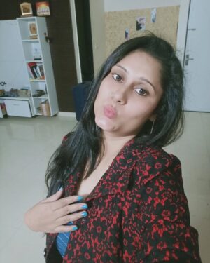 Teena Rathore Instagram - Ready to go.... Aaj maire yaar ki shadi hai....😉😉😉 Aur mahino baad nail paint lagai hai... 🤭🤭🤭
Actually friend ke bhai ki shadi hai...... 😜😜
#jodhpurite #jodhpuri_chhorii #jodhpuranchor #funmood #shadiseason #shadivibes⭐️ #jodhpurdiaries #instagood #instamoment #instamood