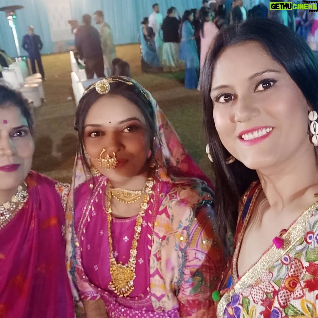 Teena Rathore - 1K Likes - Hosted Sangeet Ceremony at Mutha Family. 

Congratulations Sonali Ji and Hemanth ji.

#sangeetceremony
#anchorshow #hosting #jodhpuri_chhorii #jodhpurdiaries #jalorediaries #jalore