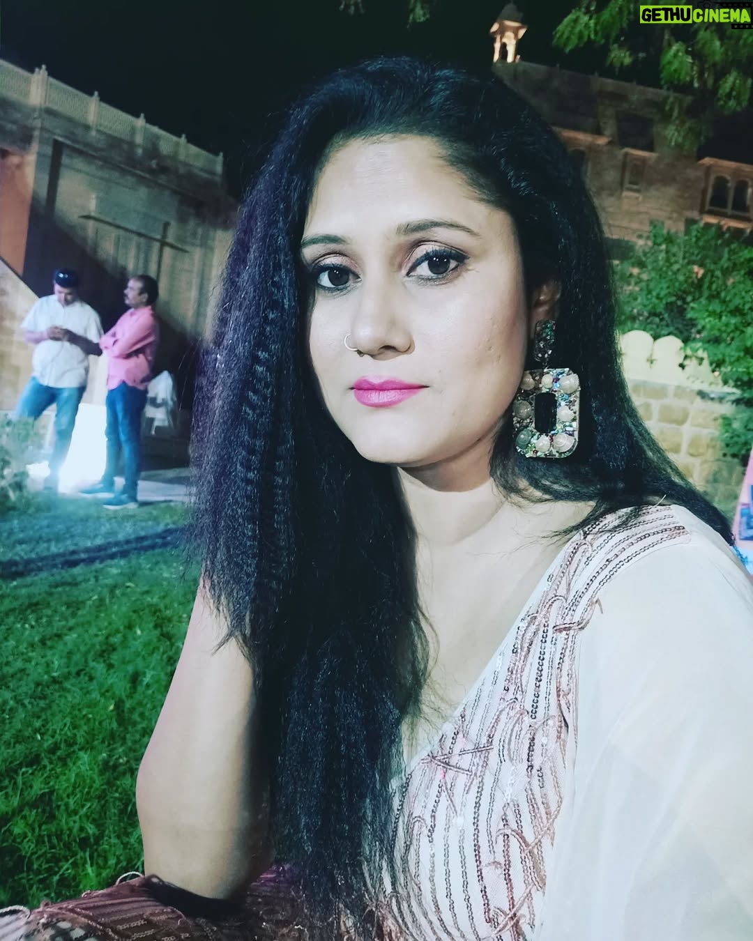 Teena Rathore - 632 Likes - To enjoy the light we need darkness.
#beyourself #loveyourself #liveperformance #anchorshow #anchorlife #jodhpuri_chhorii #jodhpuranchor #jaisalmerdiaries #triplovers #weddinganchor #weddingseason #weddingemcee