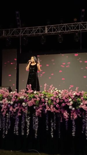 Teena Rathore Instagram - To lijiye 2023 ke kuch events ke clips... Part - 1
#anchorlife #jodhpuranchor #emcee #jodhpuremcee #rajasthanemcee #rajasthananchors #jodhpuri_chhorii #jodhpurite #jodhpurdiaries #weddinganchor #weddingseason #weddingemcee