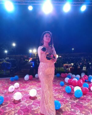 Teena Rathore Instagram - Hosted IPCA Star Awards Nights @hotelheritageinnjaisalmer
#anchorshow #anchorlife #weddingseason #emceejodhpur #jodhpuranchor #jaisalmerdiaries #weddingseason #anchoring #instagood #instamood