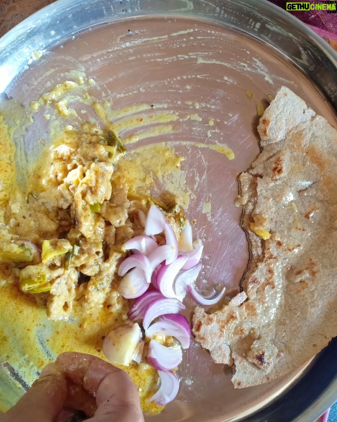 Teena Rathore - 0.9K Likes - Desi Bhojan ... 
#village #food #desiculture #desivibes #desifood 
#villagelife