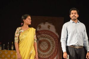 Teena Rathore Instagram - रंगमंच हो या जिंदगी, अपना किरदार पूरी शिद्दत से निभाओ बिना किसी की परवाह किए।
क्योंकि जरूरी नहीं आपकी तैयार की गई कहानी हर एक को ताली बजाने लायक पसंद आए।
लघु नाटक –कहने को कुछ नही
व तीन व्यक्ति तीन प्याले
Director Sanjay Phadke Sir
Cast - Me, @dilipvaishnav_official28
@30shade_madman
Music @samratchouhanofficial_