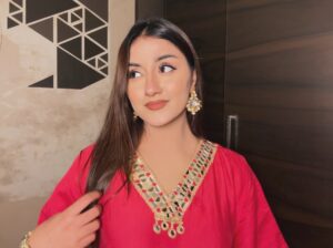 Teesha Sikri Instagram - baaton me teri mai raatein bitaau💓