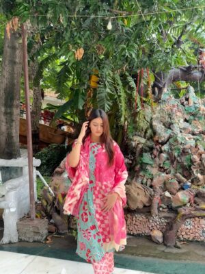 Teesha Sikri Instagram - Shiv Shakti 🔱🤍✨
As the sacred month of Sawan begins, may Lord Shiva’s divine grace illuminate your life with joy in every breath, health in every heartbeat, and prosperity in every step!