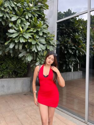 Teesha Sikri Instagram - red for danger or red for love?
outfit - @newme.asia
bag - @miraggiolife
heels - @stelatoesshoesindia