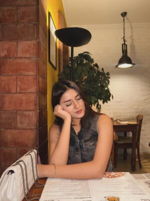 Teesha Sikri Instagram - 3200 calories & a diet coke