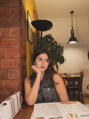 Teesha Sikri Instagram - 3200 calories & a diet coke