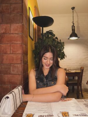 Teesha Sikri Instagram - 3200 calories & a diet coke