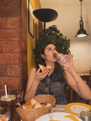 Teesha Sikri Instagram - 3200 calories & a diet coke