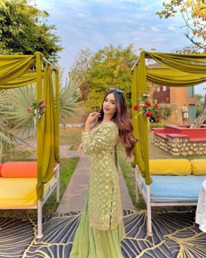 Teeya Chawla Instagram - 🍃🌙🪞🪷✨📜✋🏽🌿🏵

outfit @mauvestory