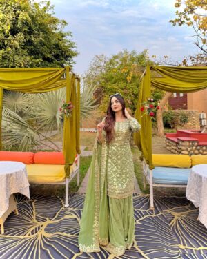 Teeya Chawla Instagram - 🍃🌙🪞🪷✨📜✋🏽🌿🏵

outfit @mauvestory