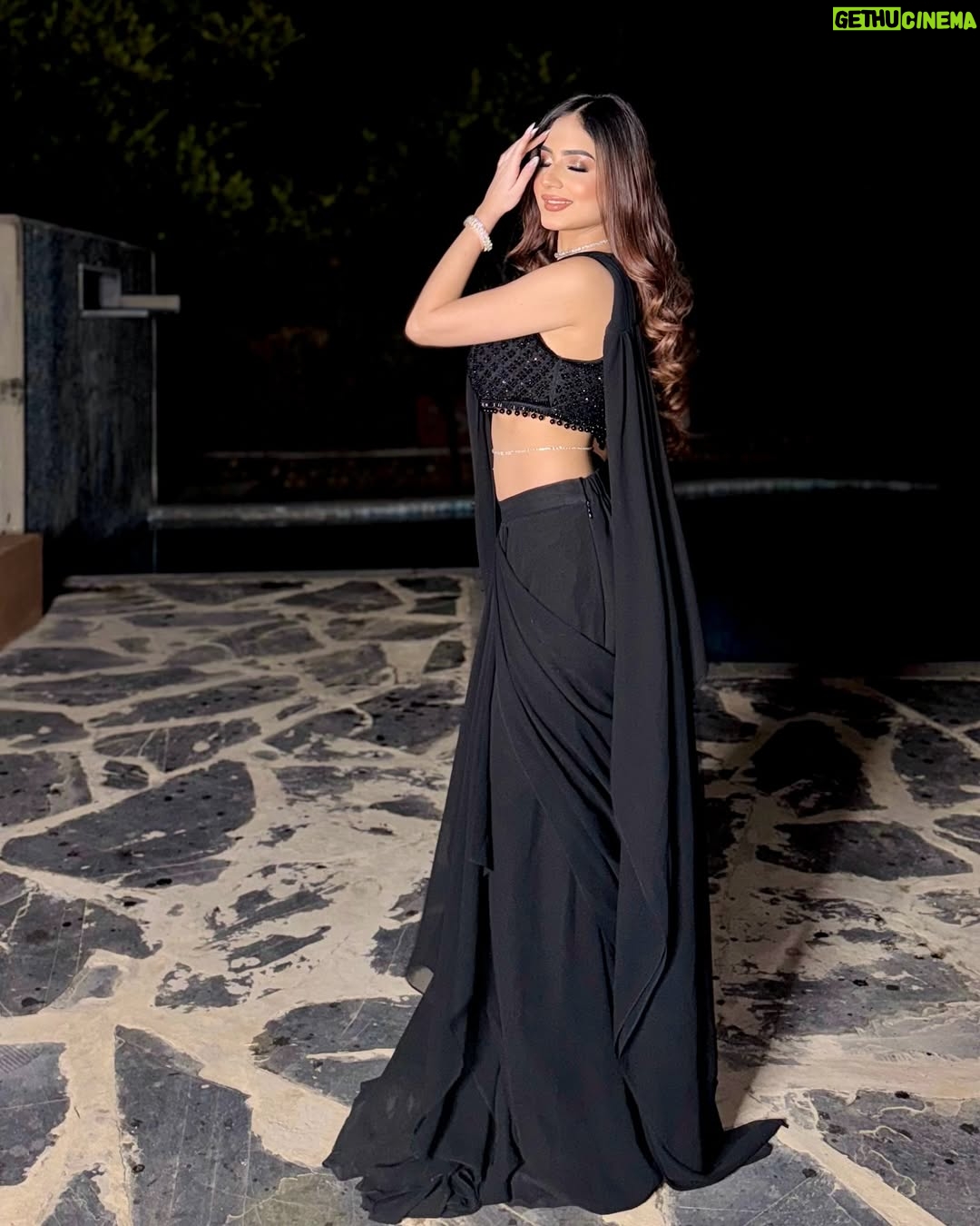 Teeya Chawla - 4.8K Likes - feelin' desi w @houseofpoditu 🖤🕯️✨
makeup @palakbridalmakeup @palakbridalmakeup_hoshiarpur