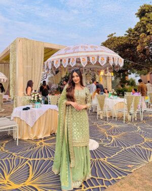 Teeya Chawla Instagram - 🍃🌙🪞🪷✨📜✋🏽🌿🏵

outfit @mauvestory
