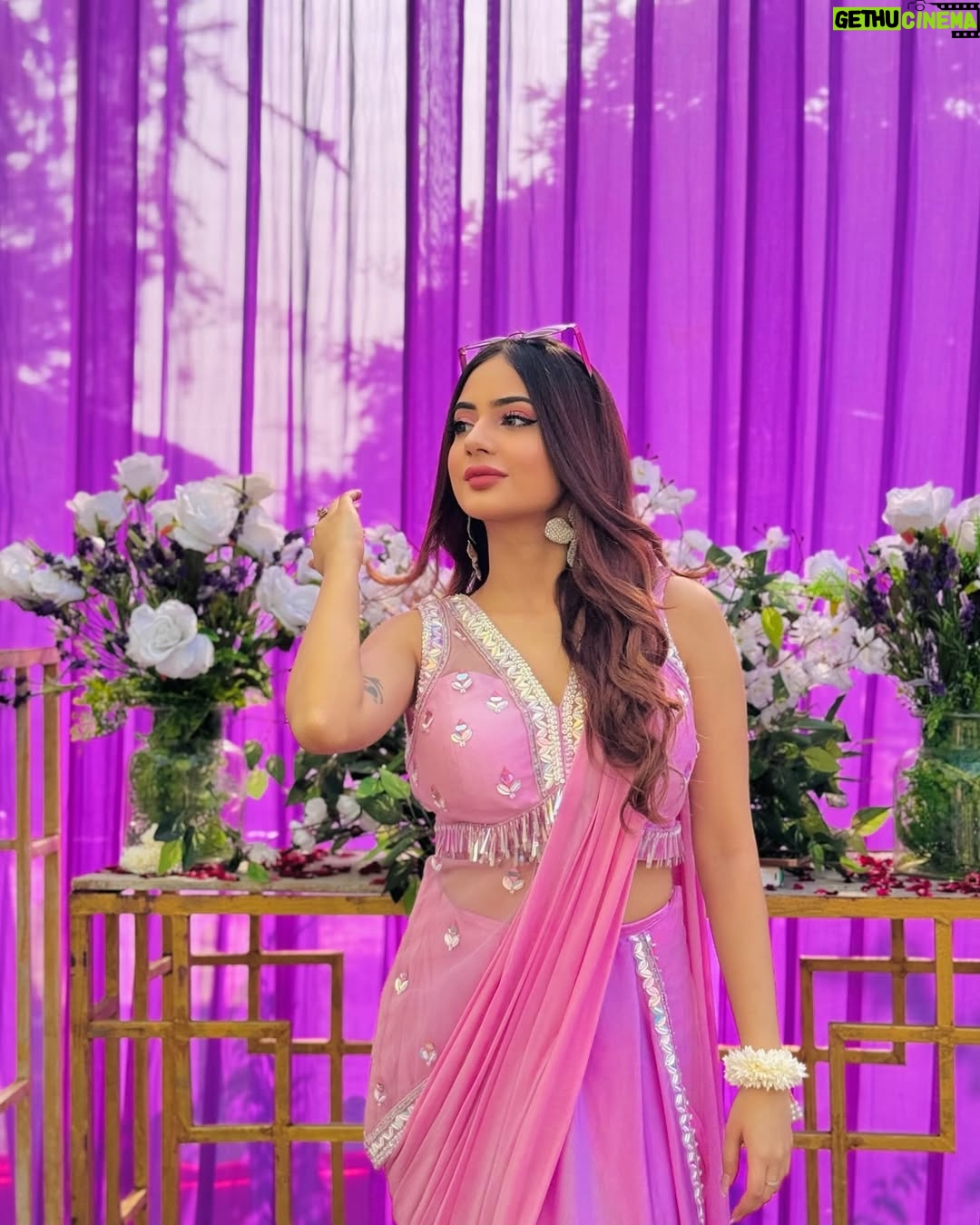 Teeya Chawla - 3.4K Likes - 🦄💜
outfit @mauvestory