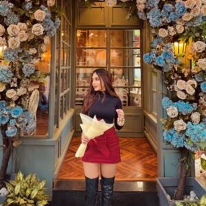 Teeya Chawla Instagram - 🥐🤍🥨💐🎀☕️🇫🇷