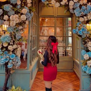 Teeya Chawla Instagram - 🥐🤍🥨💐🎀☕️🇫🇷