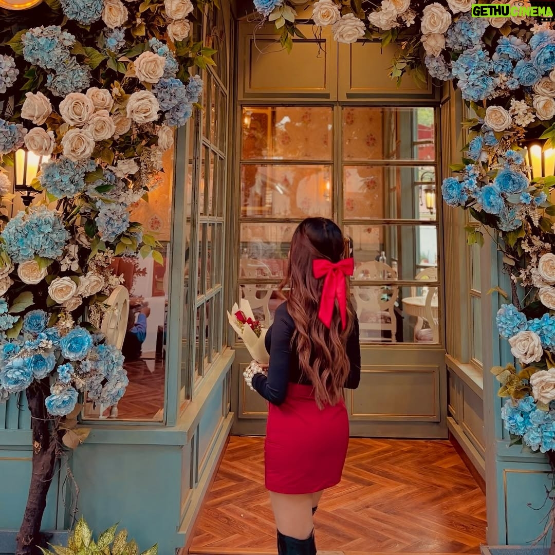 Teeya Chawla - 8.5K Likes - 🥐🤍🥨💐🎀☕️🇫🇷